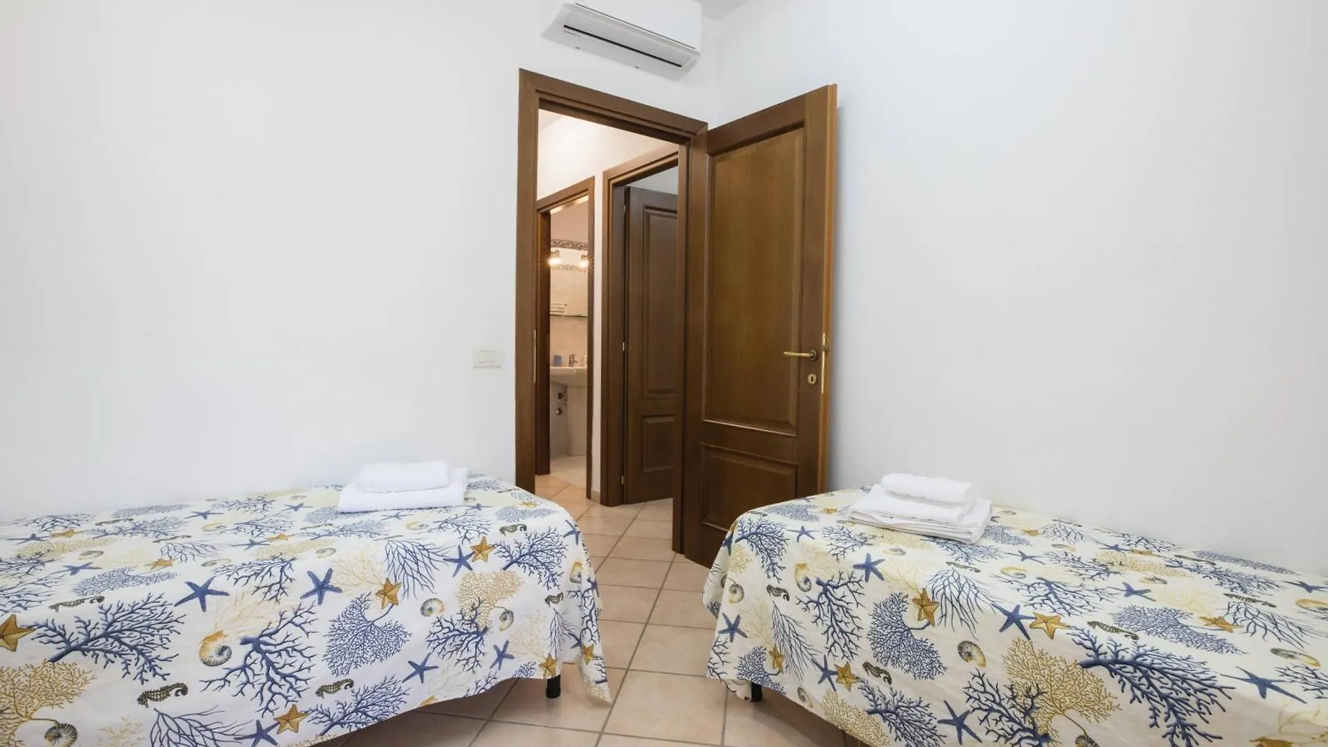Apartment Ferienwohnung Le Viole Olbia Italien
